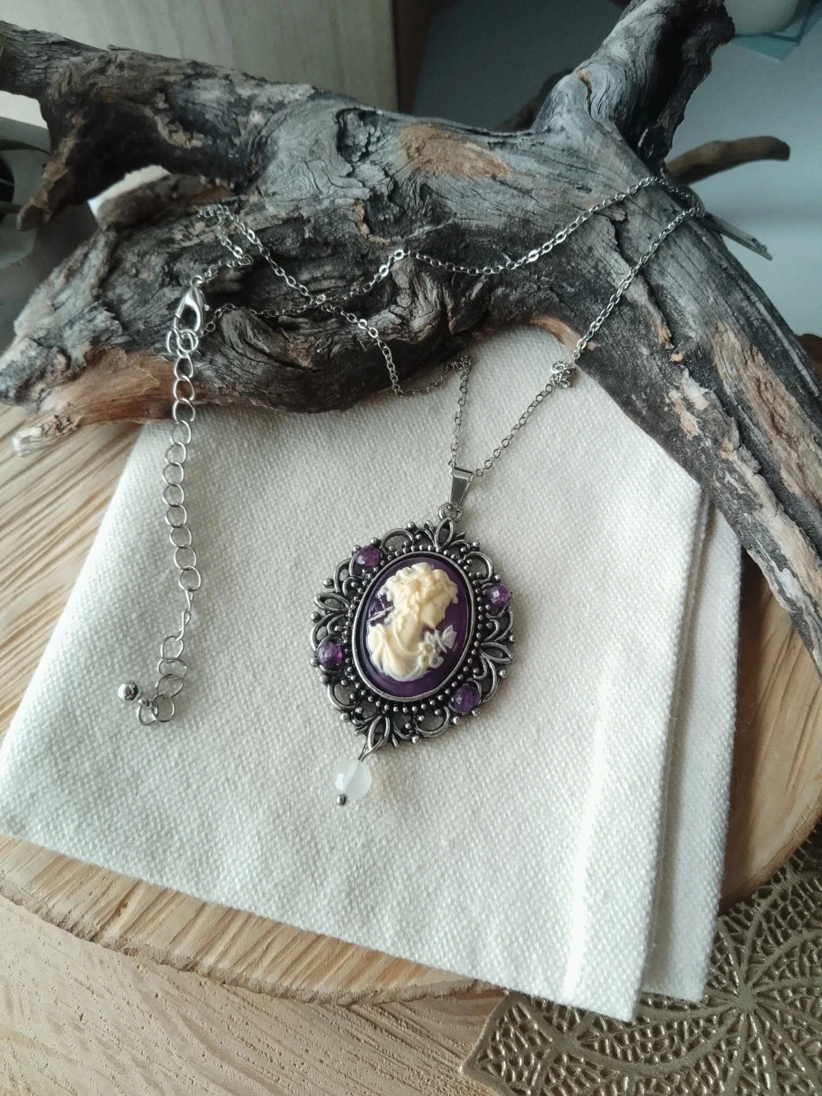 Collier camée pierres d'améthyste et opaline – photo 2